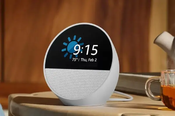 Đồng hồ báo thức thông minh Amazon Echo Spot được trả lại với mức giá thấp nhất trong Ngày hội mua sắm lớn của Prime